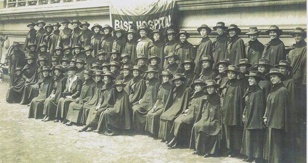 Women of the U.S. Army Nurse Corps assemble at Base Hospital 18 in Bazoilles-sur-Meuse, France, 1918. Reflecting on her duties, Nettie Eurith Trax (pictured) wrote, “we do lots of impossible things now.” Nettie Eurith Trax Collection, AFC/2001/001/55632.