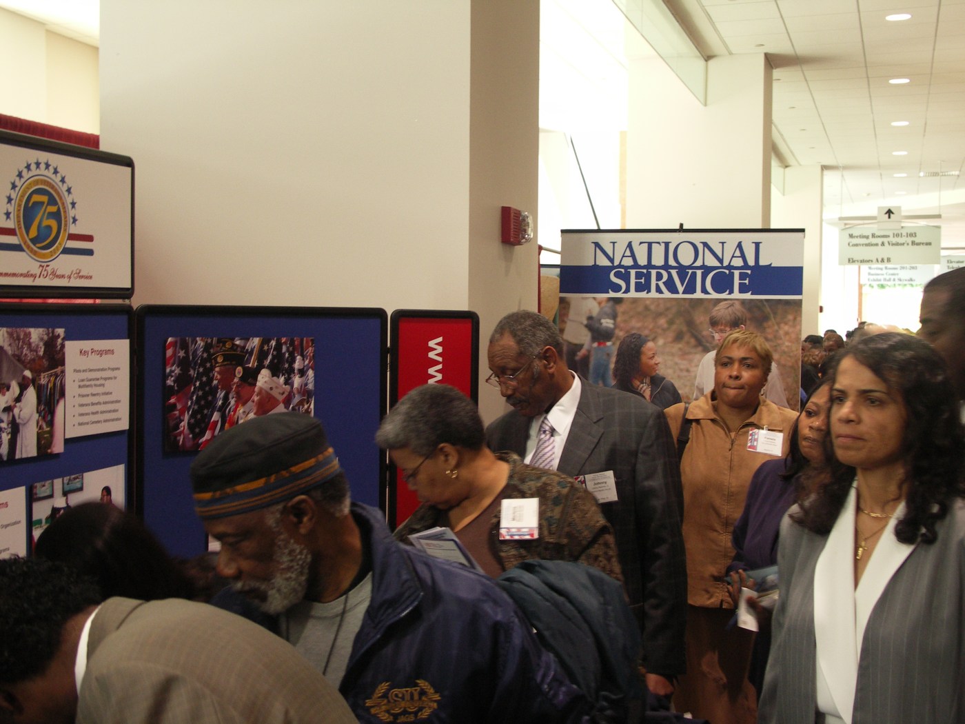 imge of people at a VA out reach event
