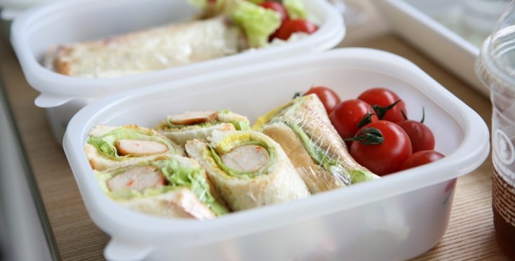 Image of lunch in a plastic container