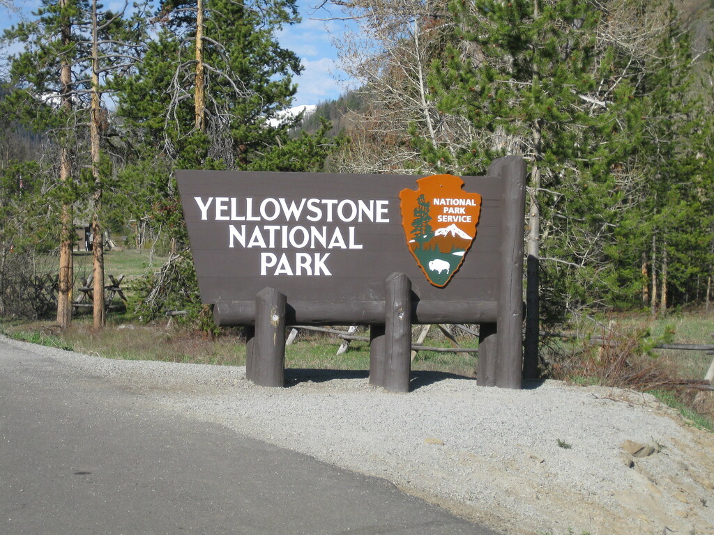 Yellowstone National Park entrance - Richie Diesterheft-Flickr