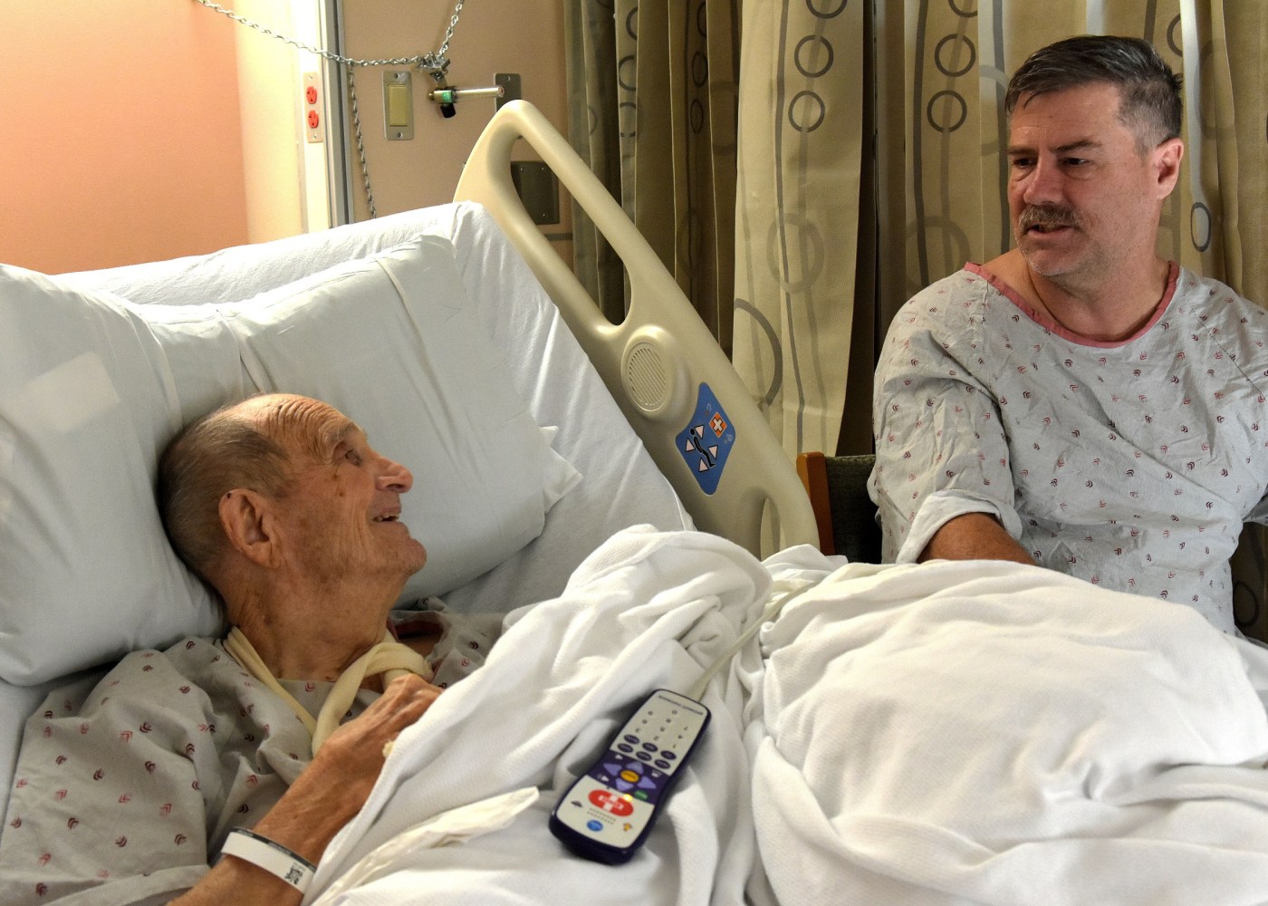 Two in-patient Vets at VA North Texas become friends