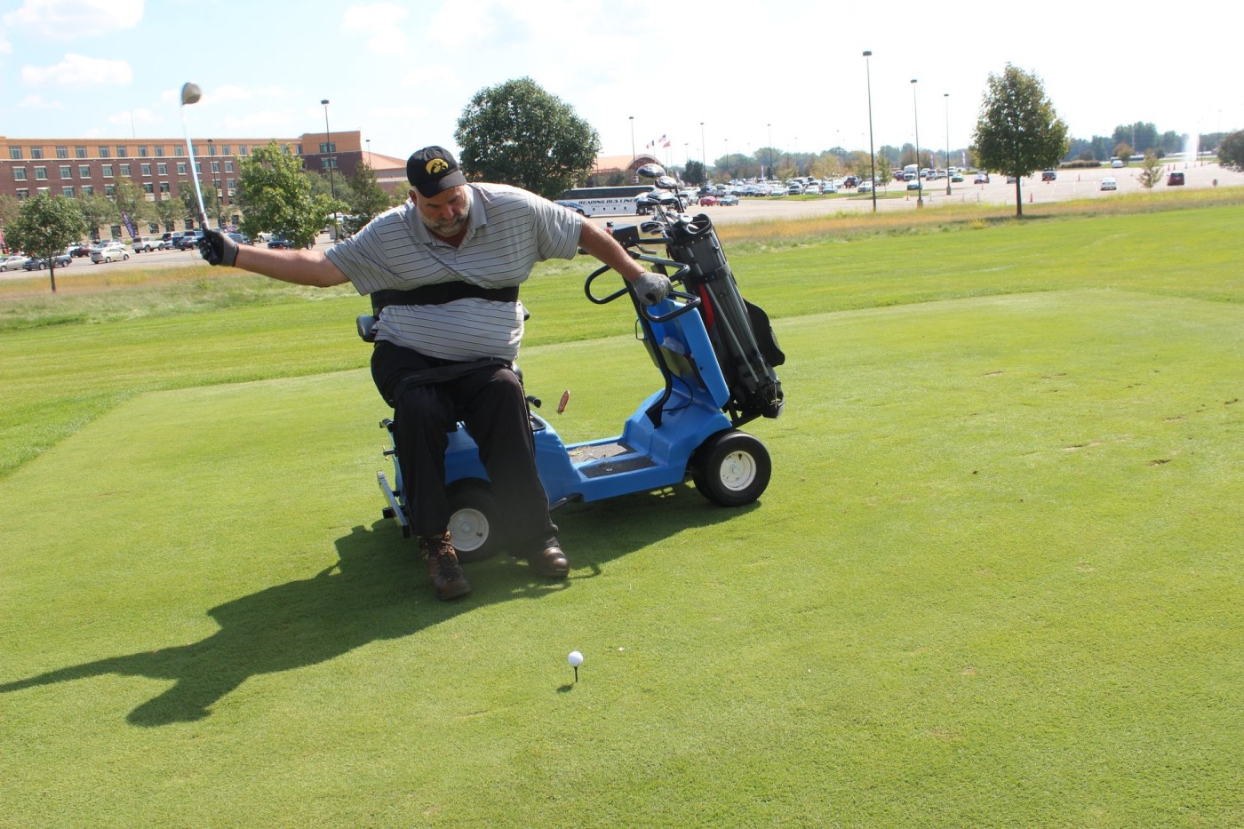 VA and DAV hosted an adaptive golf tournament.