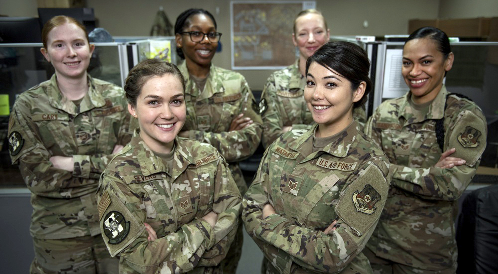 Six women soldiers in uniform