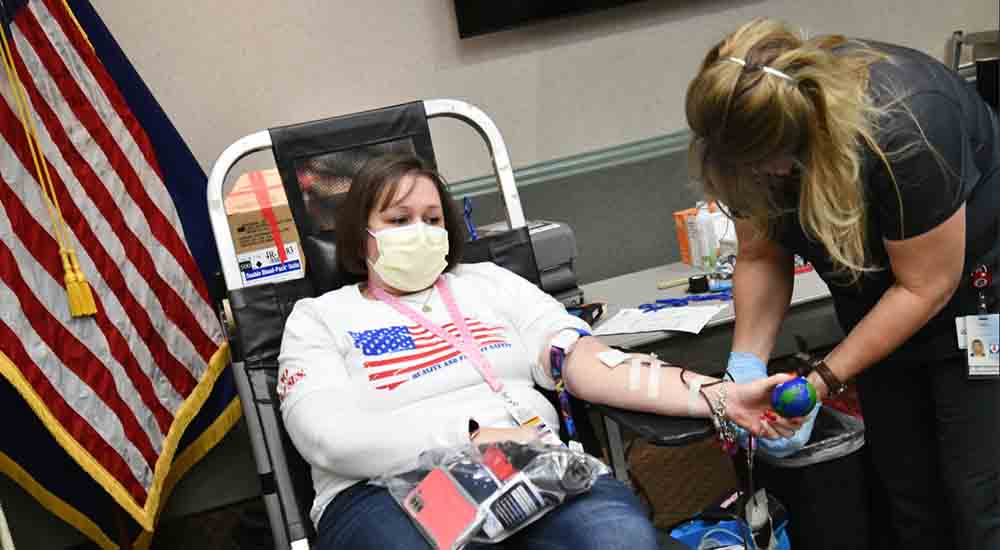 Female VA employee donates blood