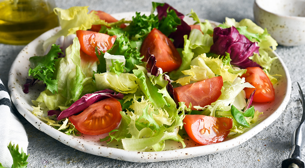 Salad of fresh fruit and vegetables
