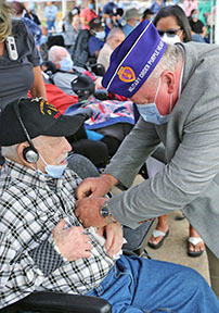 Senior Veteran receiving Purple Heart