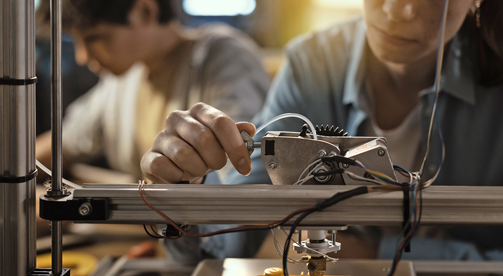 3D printer in operation; printing workshop