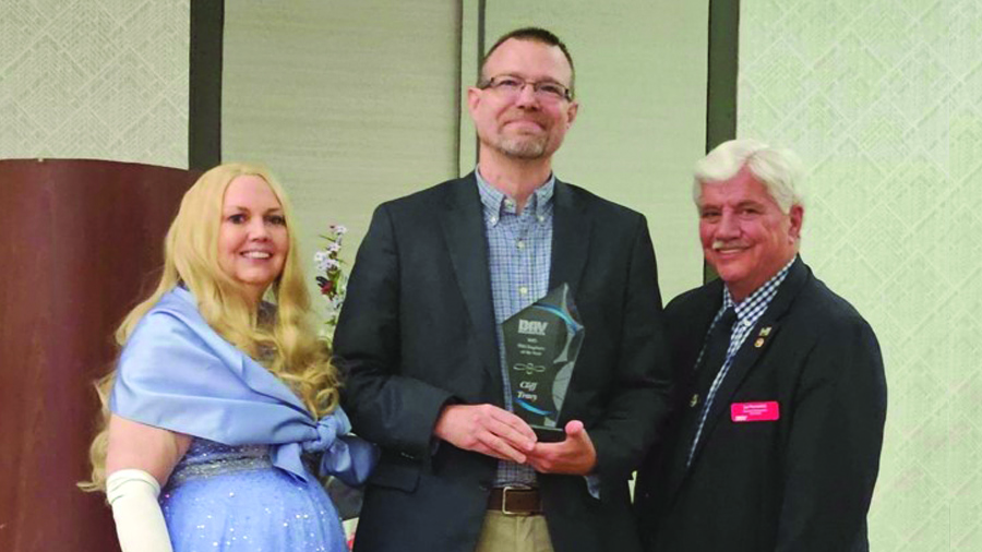 DAV National Commander Joseph "Joe" Parsetich (R) presented the Outstanding VHA Employee of the Year award to Army Veteran Cliff Tracy of the VA Rocky Mountain Network.