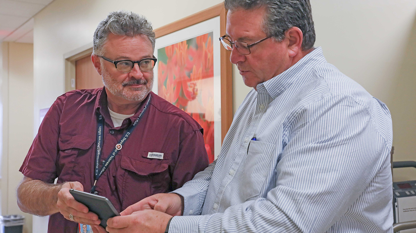 Veteran being helped with virtual care app
