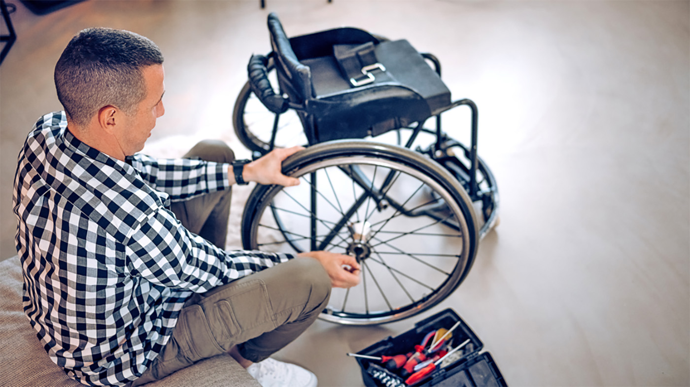 Birmingham VA’s Pop Up Pit Stop provides wheelchair repair services
