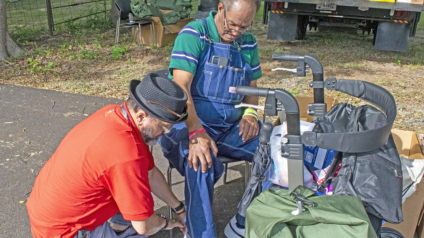 Veteran helping homeless Vet at stand down