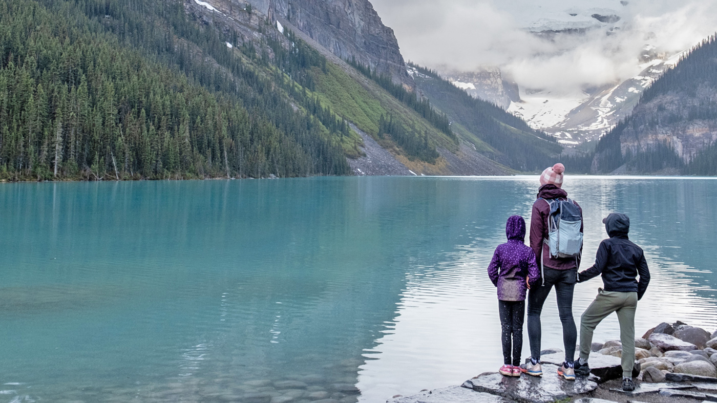 Family travel to lake