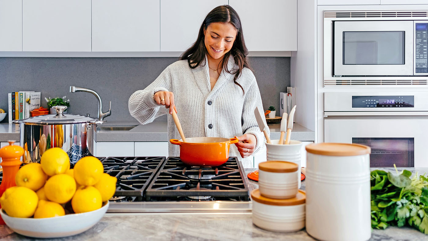 VA dietitian in the kitchen