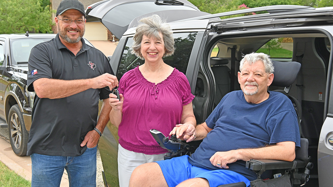 Vet gets key to van; mobility support; Lou Gehrig