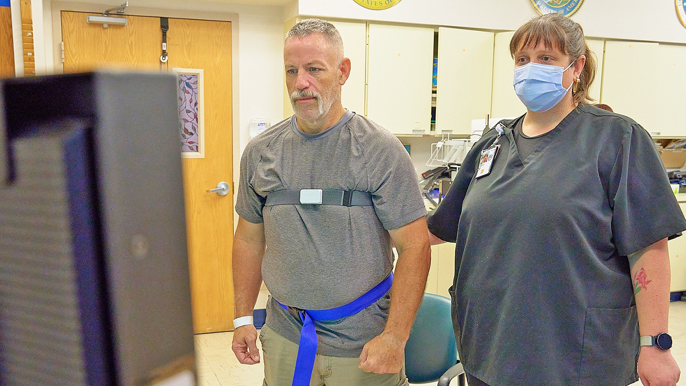 Texas Veteran conquers rehabilitation after stroke - VA News