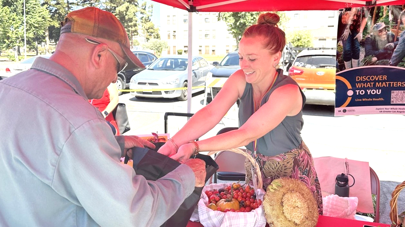 Handing out food