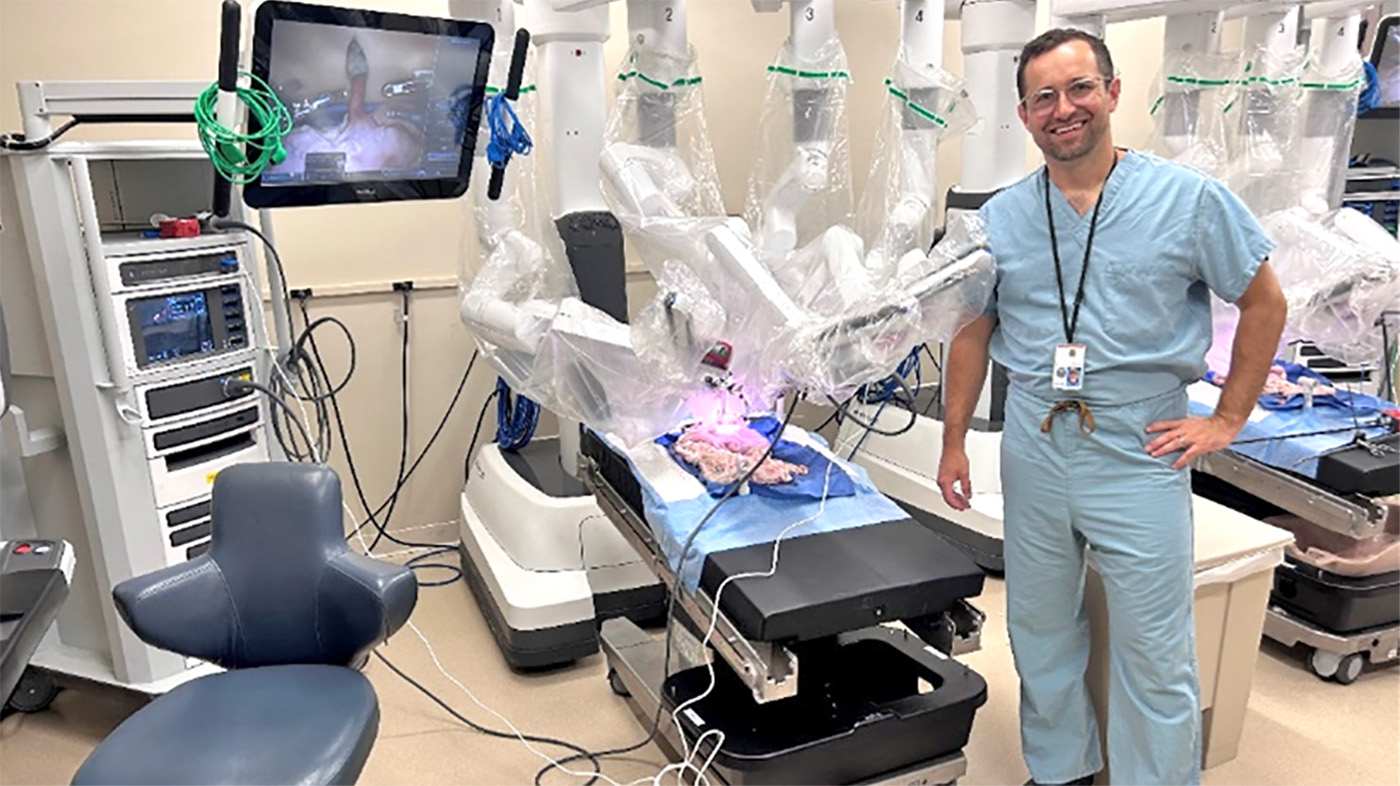 Physician assistant specializes in teaching surgery robotics