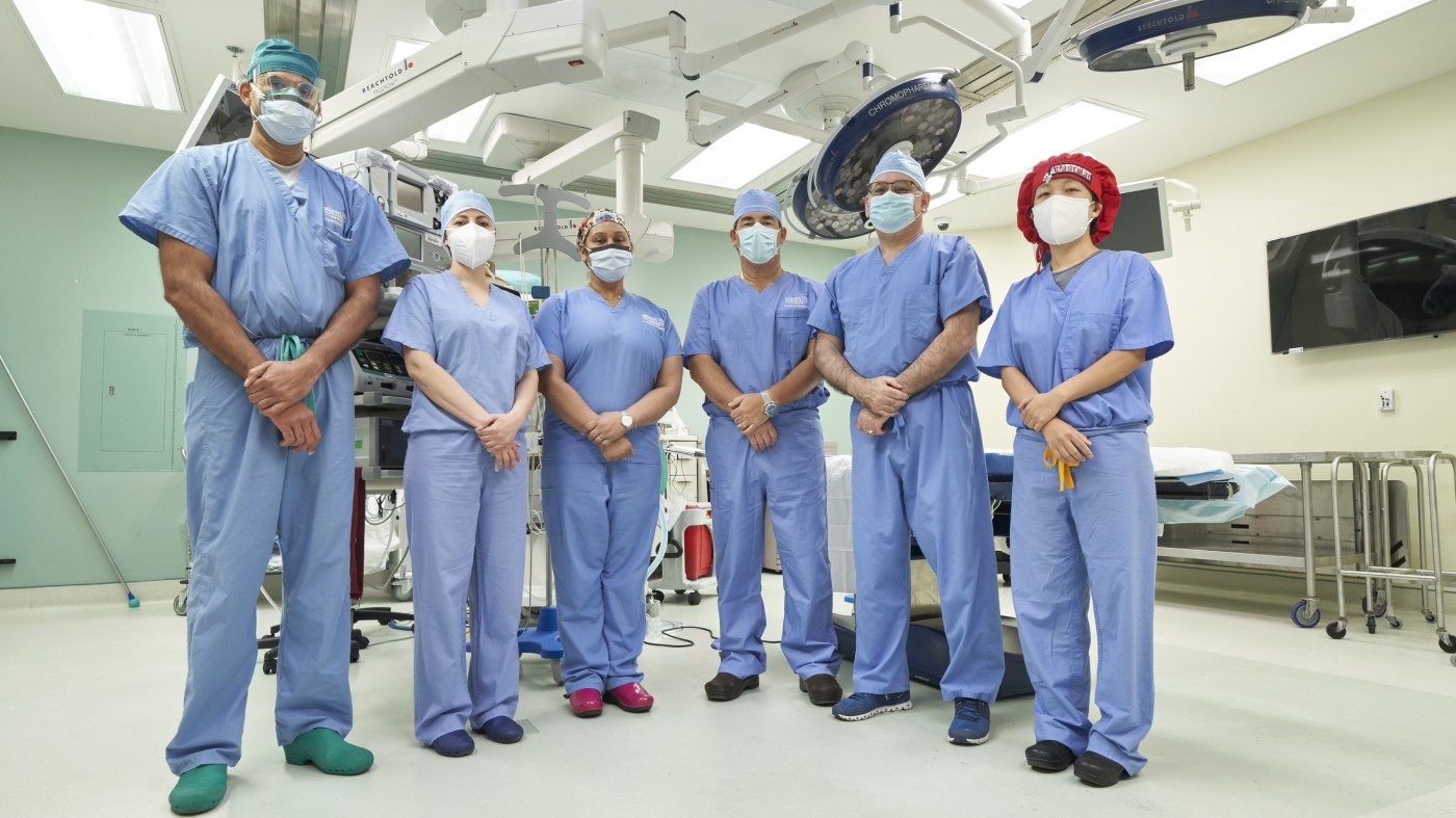 A VA operating room team.